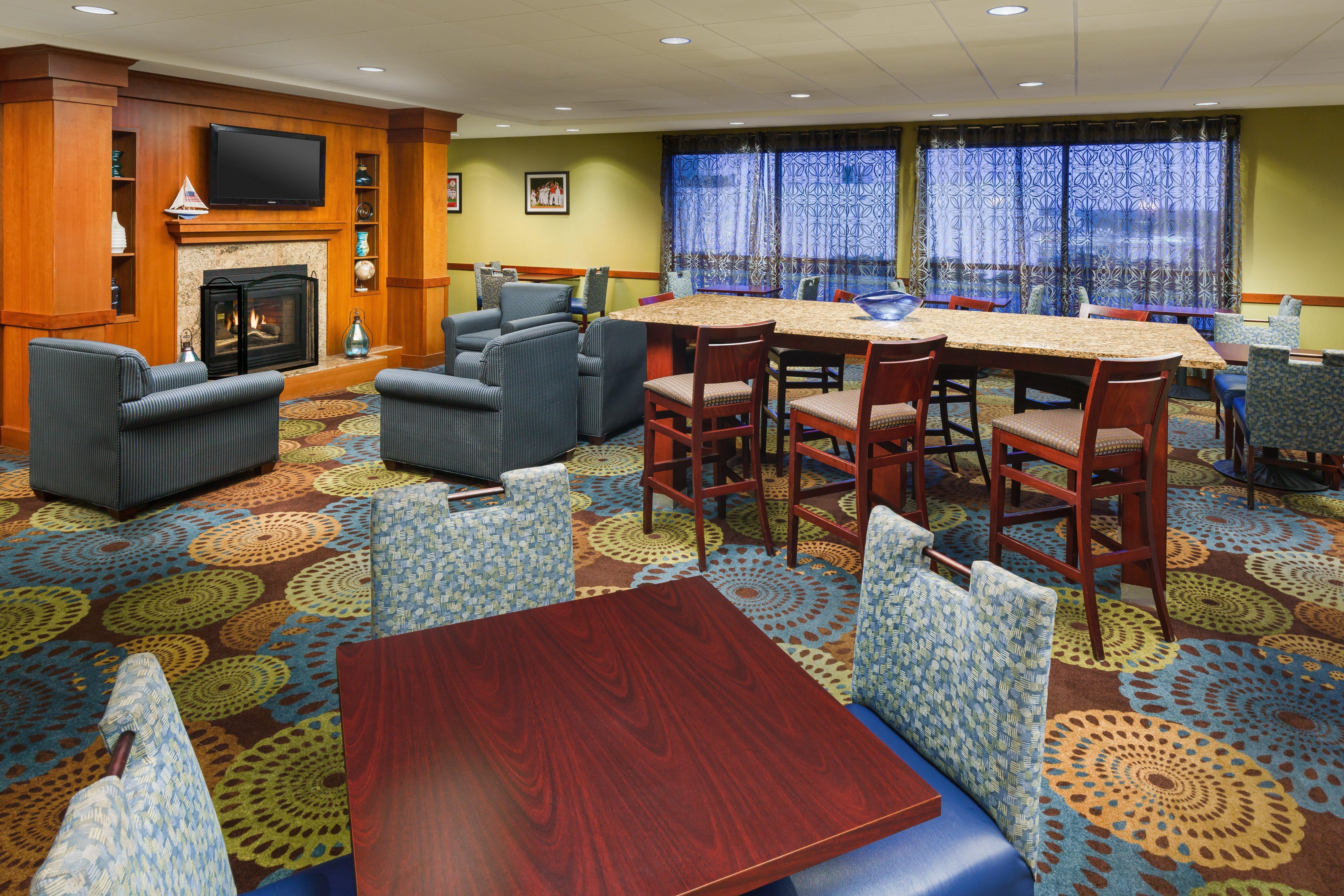 Holiday Inn Express Boston Brockton By Ihg Exterior foto
