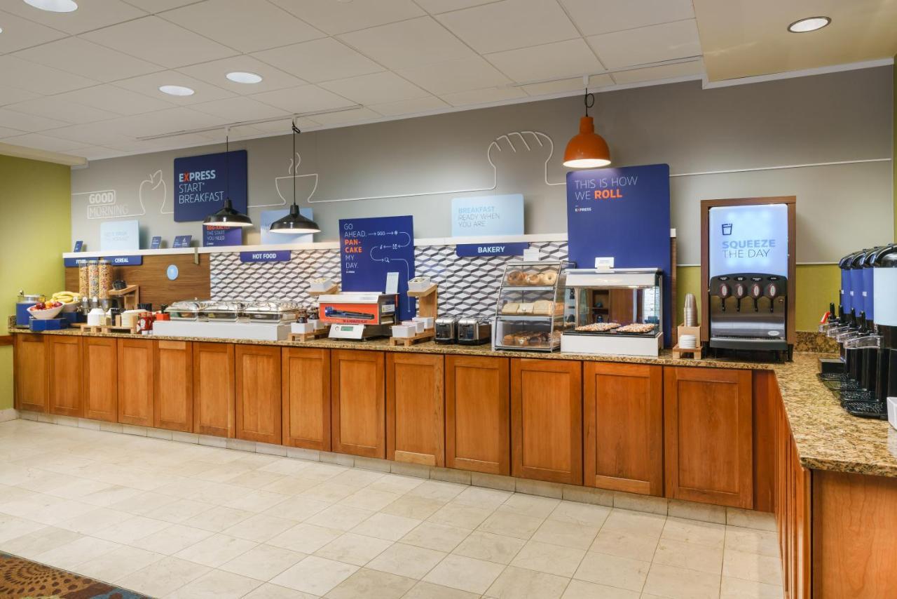Holiday Inn Express Boston Brockton By Ihg Exterior foto